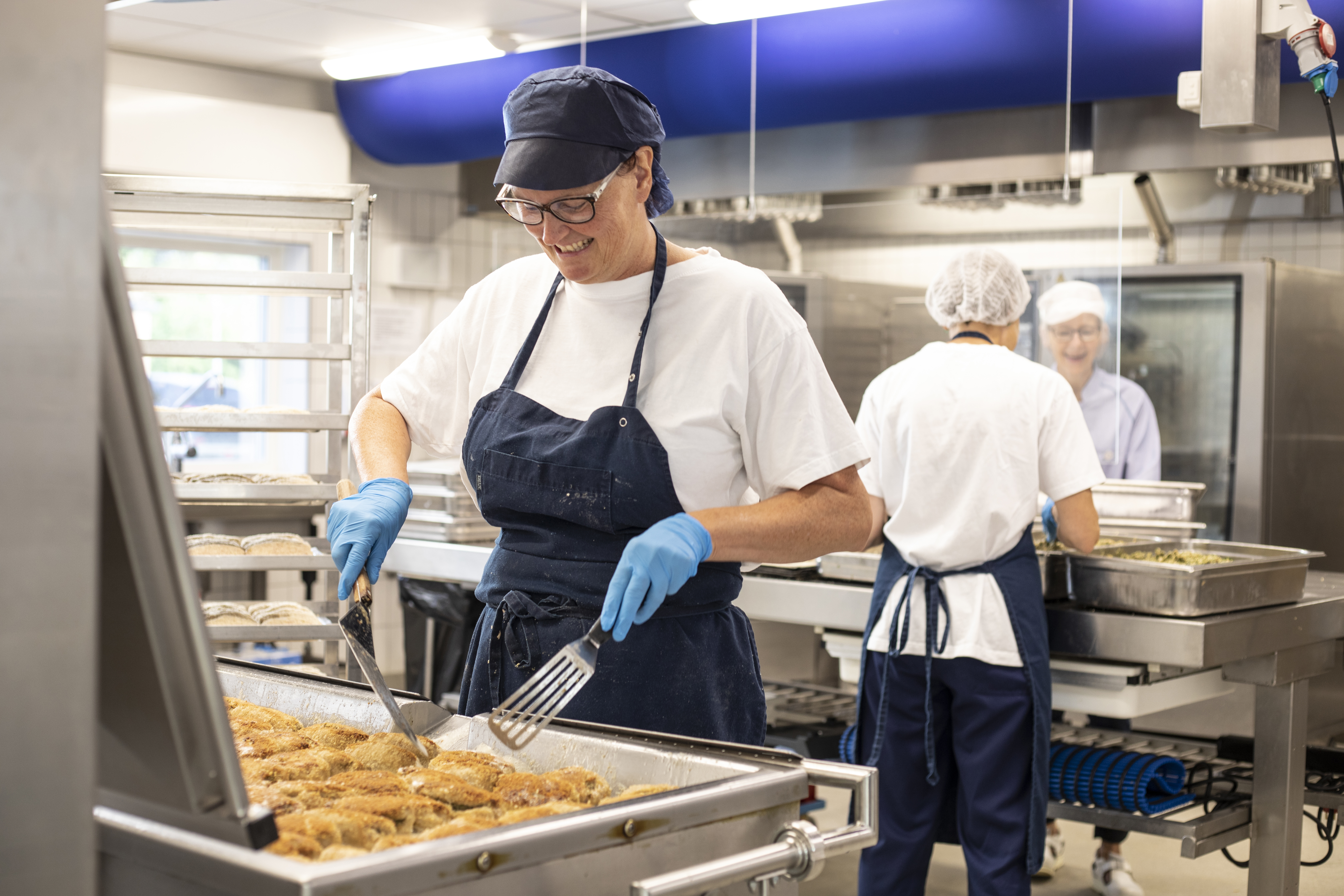 Medarbejder steger farserede porrer